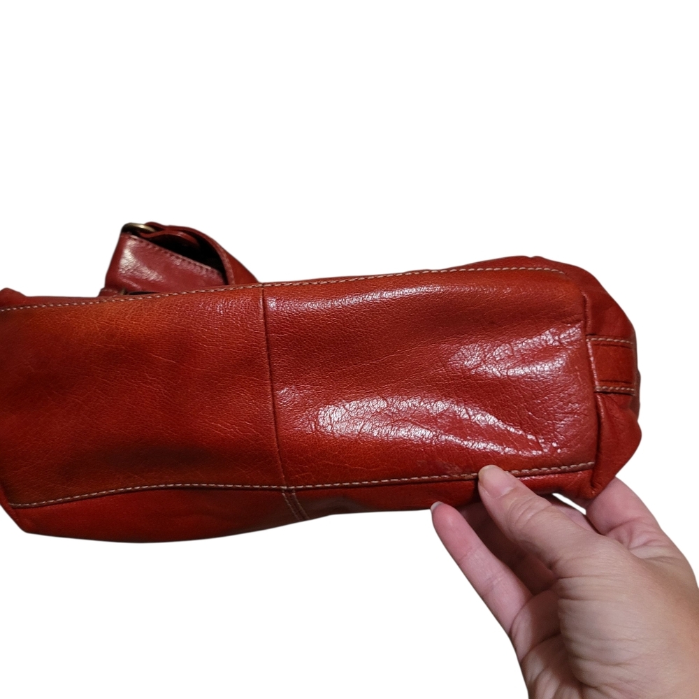 Fossil Red Leather Double Front Utility Pocket Hobo Shoulder Bag - Picture 6 of 11
